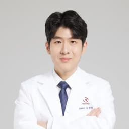 Dr. Kim YongWoo